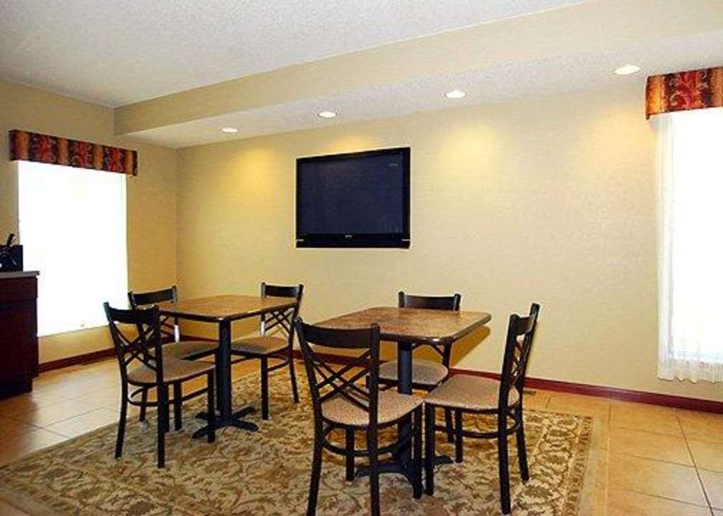 Econo Lodge Inn & Suites Kearney Restoran gambar
