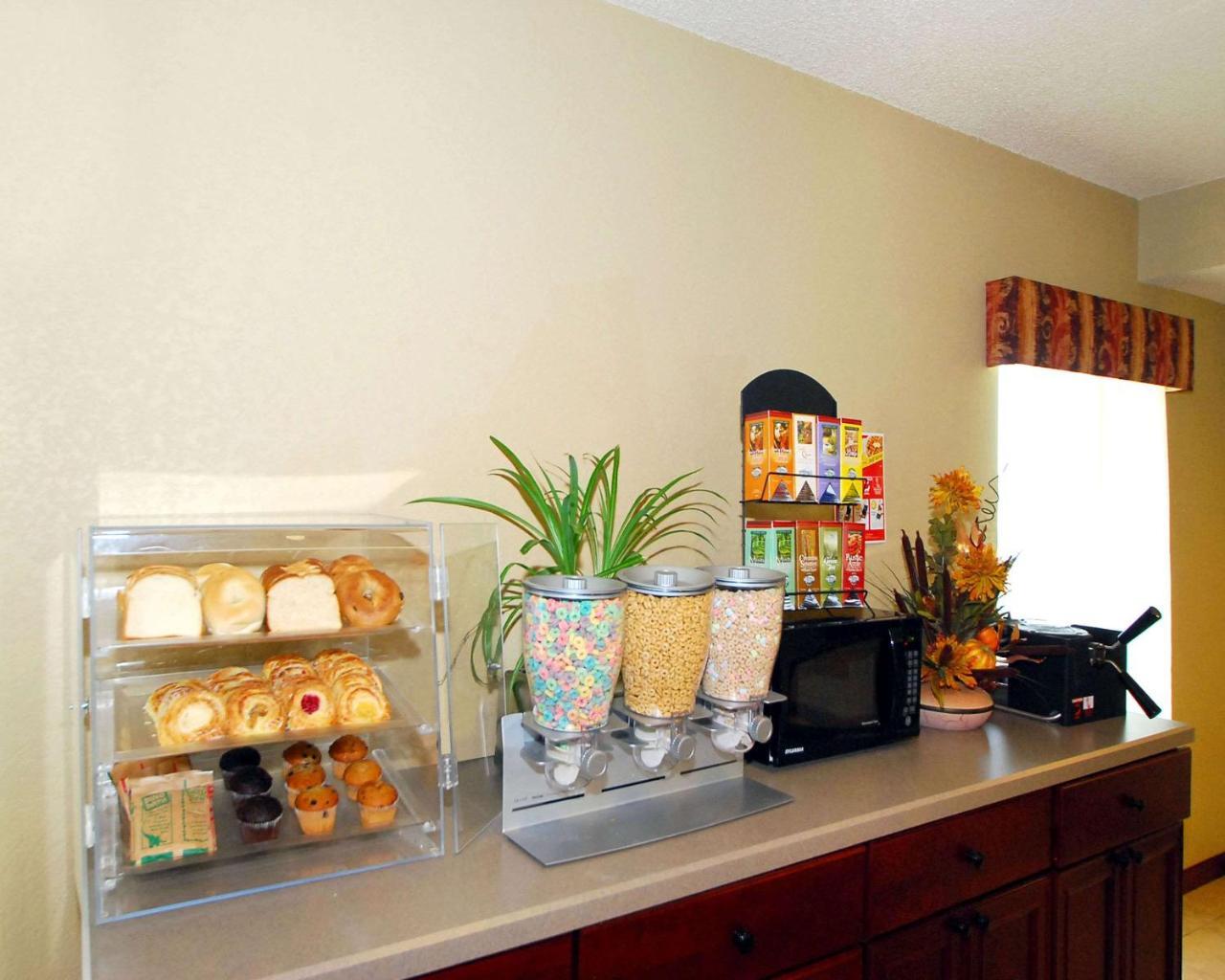 Econo Lodge Inn & Suites Kearney Luaran gambar